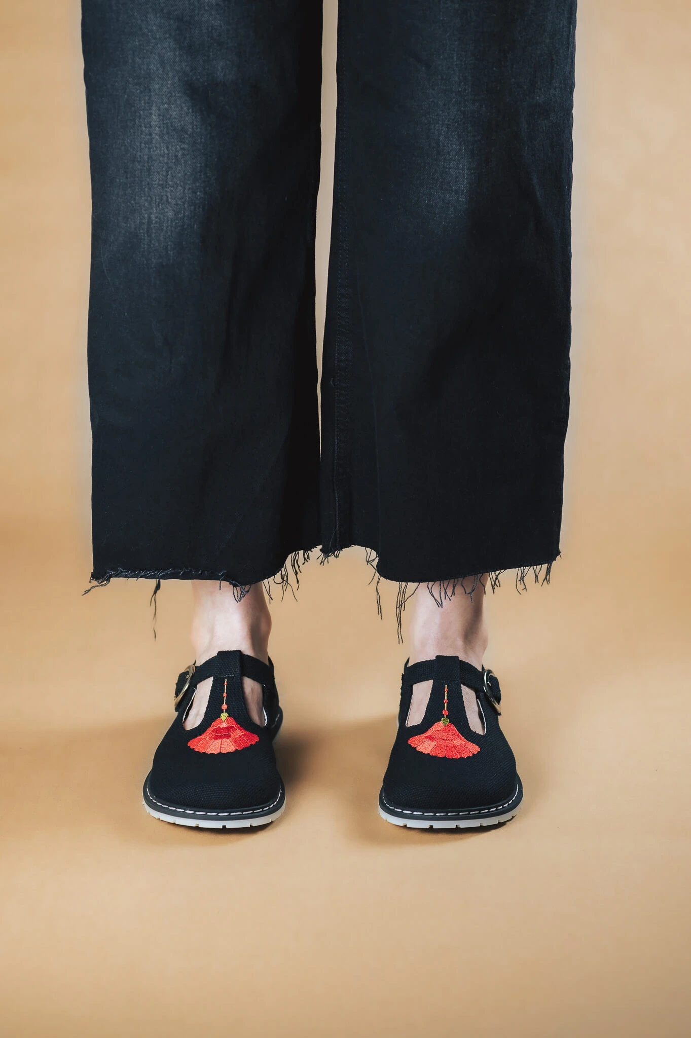 Босоногие туфли Sambas the bambas Claveles — чёрные с вышивкой, фото 7
