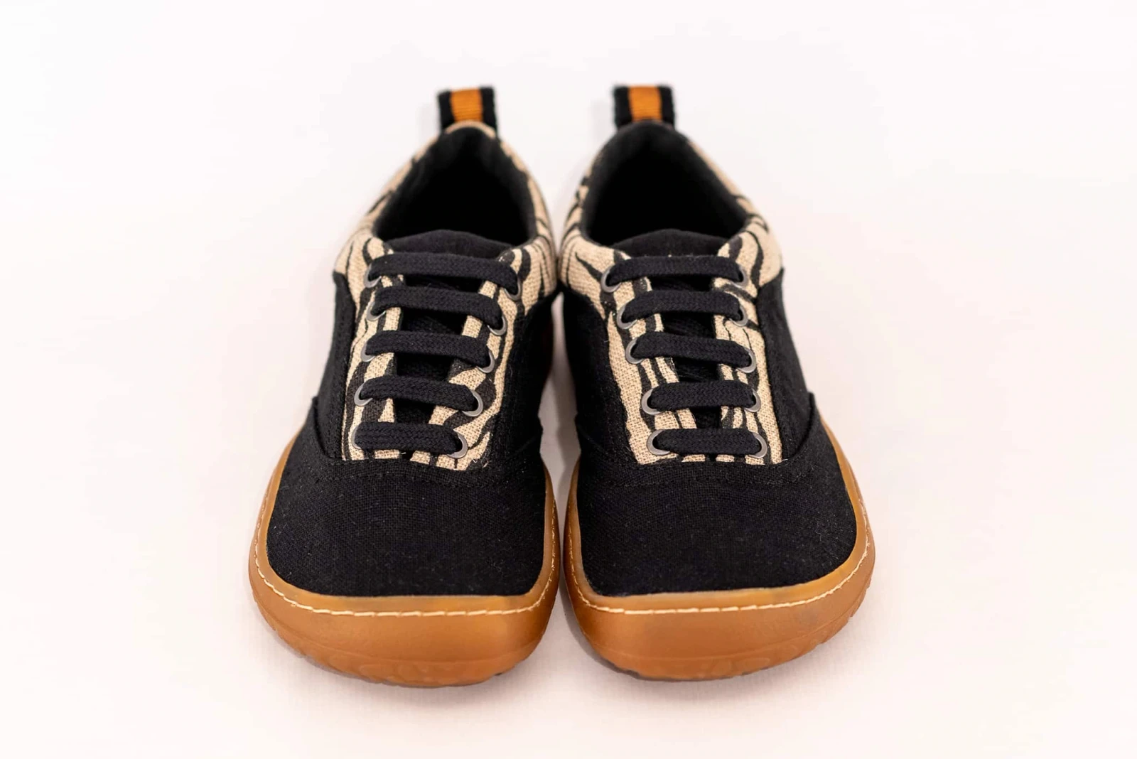 Босоногие кеды Sambas the bambas Cebra — чёрные с узором зебра — фото 1 из 8