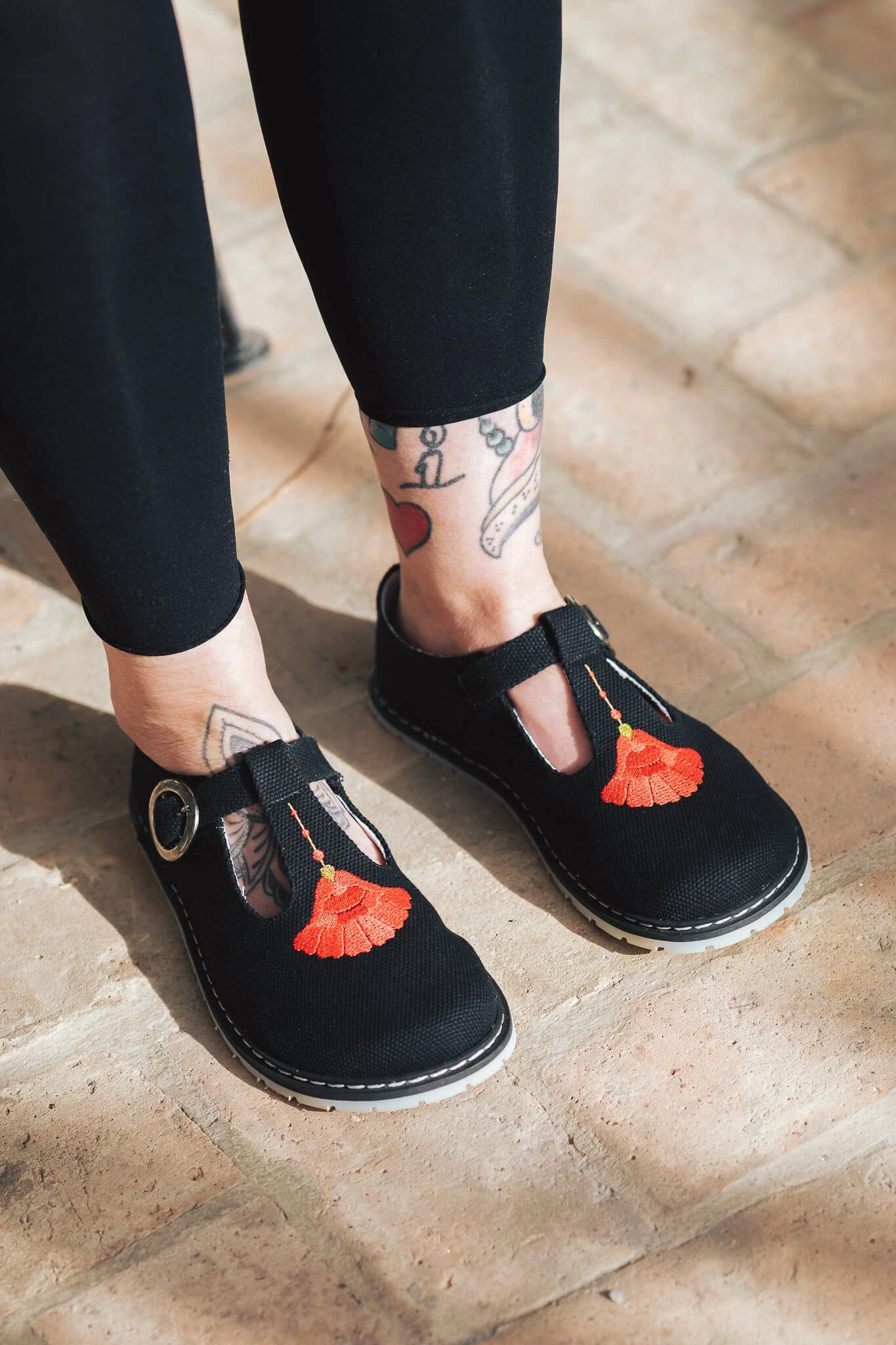 Босоногие туфли Sambas the bambas Claveles — чёрные с вышивкой, фото 9